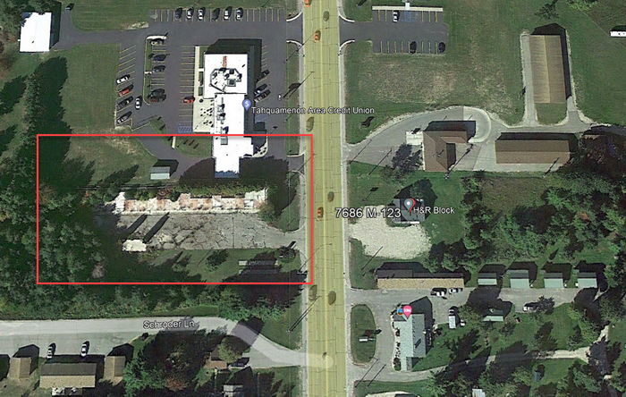 Cedar Gables Motel (Bs Hive Motel) - 2013 Aerial (newer photo)
